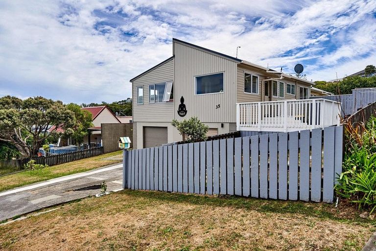 Photo of property in 35a Penryn Drive, Camborne, Porirua, 5026