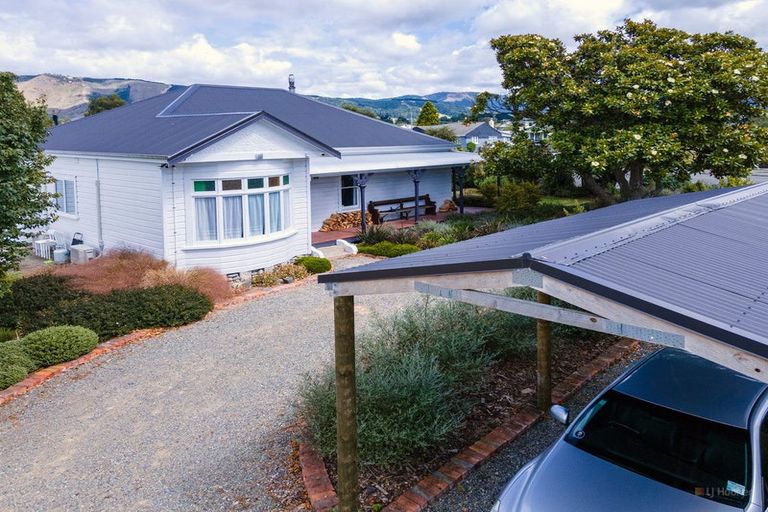 Photo of property in 43 Rhodes Street, Waimate, 7924