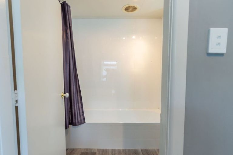 Photo of property in 35 Wesley Street, South Dunedin, Dunedin, 9012