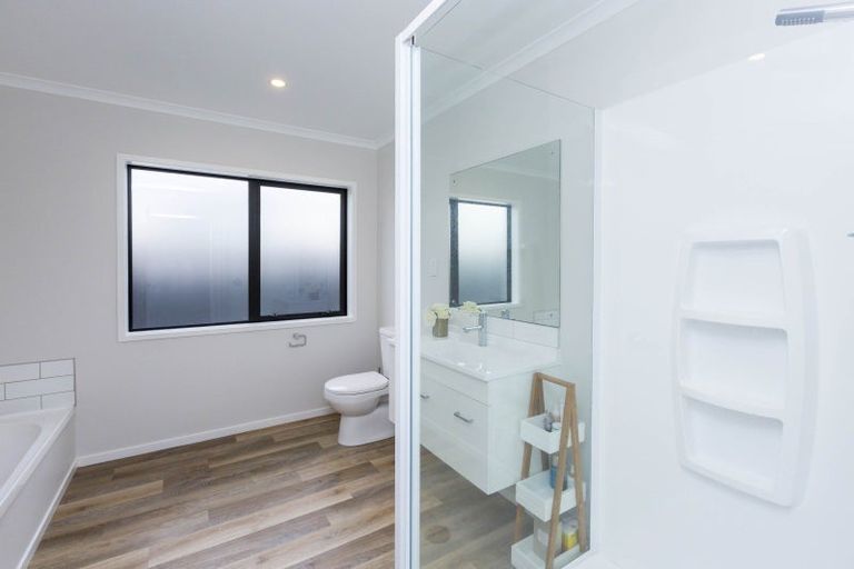 Photo of property in 13 Te Kaeaea Crescent, Wallaceville, Upper Hutt, 5018