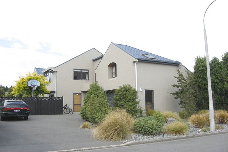 Photo of property in 5 Monterey Place, Parklands, Christchurch, 8083