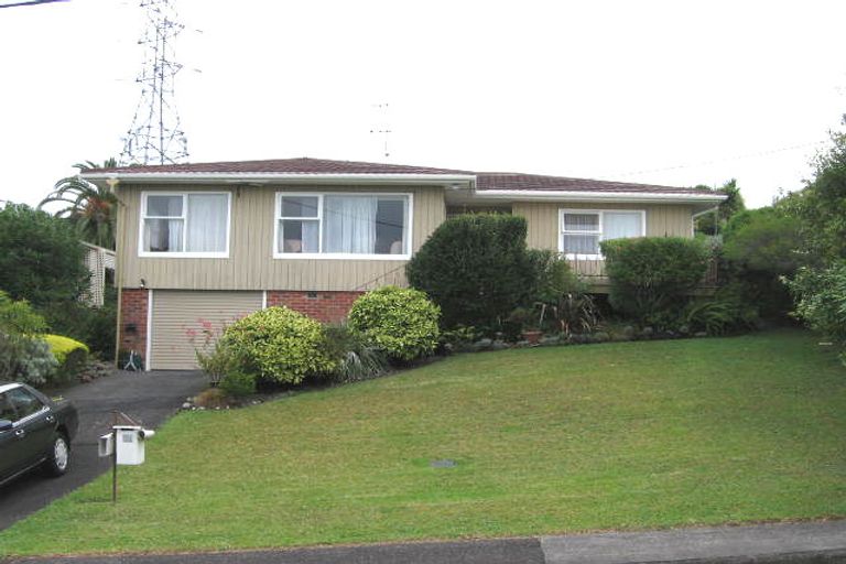 Photo of property in 10 Merville Avenue, Te Atatu South, Auckland, 0610