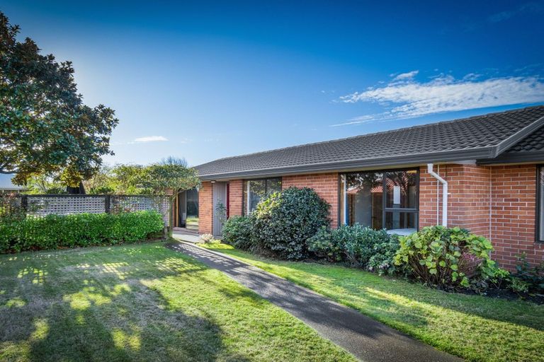 Photo of property in 20 Takaro Avenue, Sockburn, Christchurch, 8042