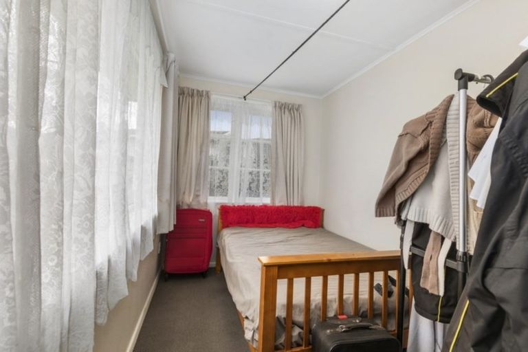 Photo of property in 17 Strand Crescent, Naenae, Lower Hutt, 5011