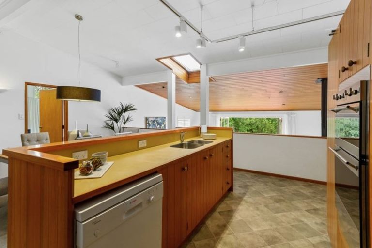 Photo of property in 12 Grove Lane, Kelvin Heights, Queenstown, 9300