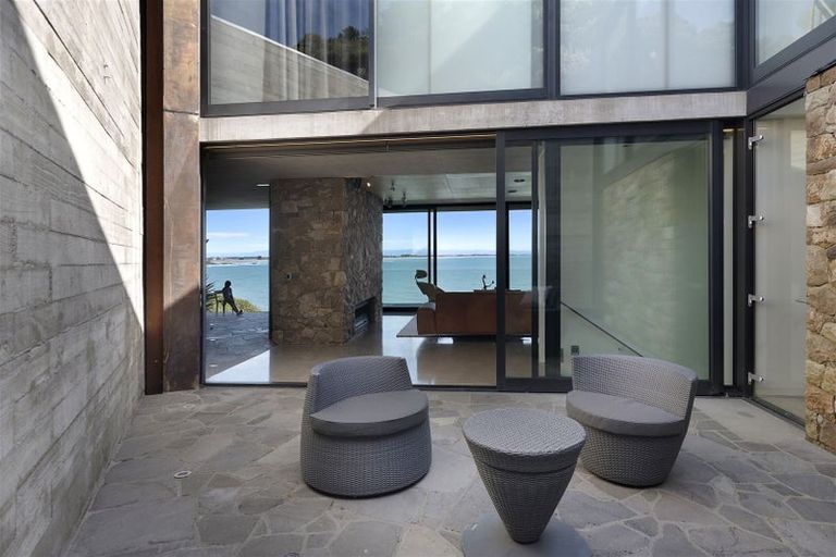 Photo of property in 1 Whitewash Head Road, Scarborough, Christchurch, 8081