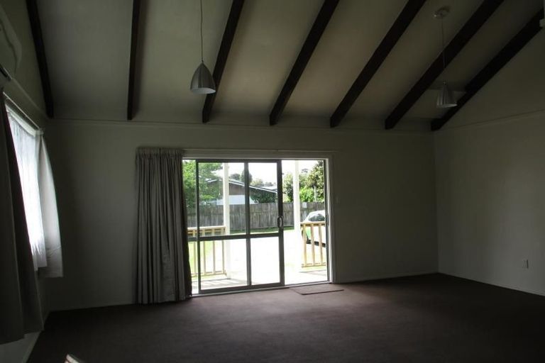 Photo of property in 50 Eatwell Avenue, Paraparaumu Beach, Paraparaumu, 5032