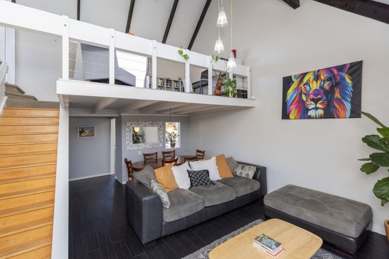 Photo of property in 2 Bermuda Grove, Paraparaumu Beach, Paraparaumu, 5032