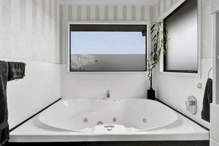 Photo of property in 1d Silvan Place, Bell Block, New Plymouth, 4312