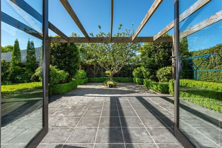 Photo of property in 12 Sheraton Place, Redwood, Christchurch, 8051