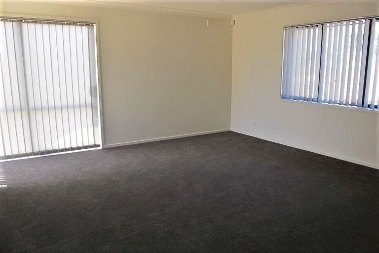 Photo of property in 52 Madison Terrace, Silverdale, 0932