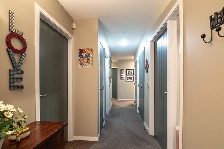 Photo of property in 361 Karori Road, Karori, Wellington, 6012