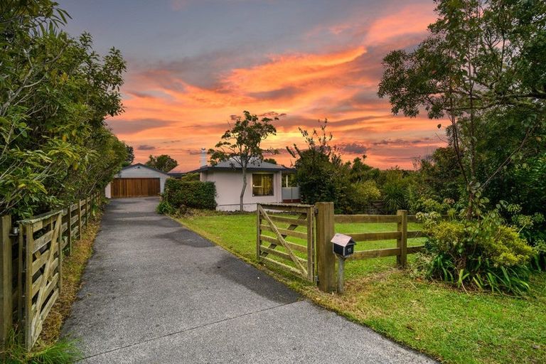 Photo of property in 15 Buttercup Place, Waimauku, 0812