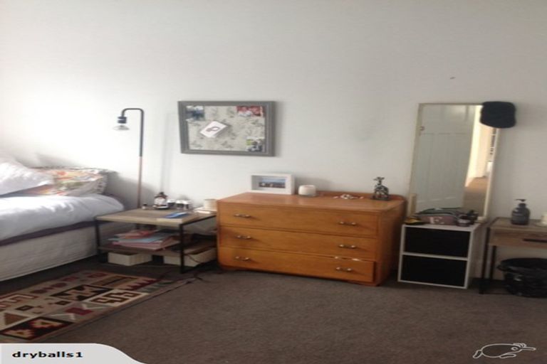 Photo of property in 16 Donald Place, St Albans, Christchurch, 8014