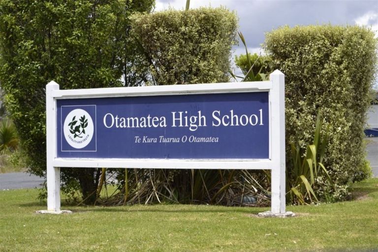 Photo of property in 34 Whakapirau Road, Maungaturoto, 0583