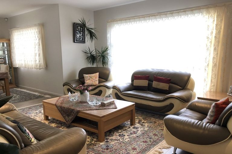 Photo of property in 1 Castlederg Drive, Flat Bush, Auckland, 2019