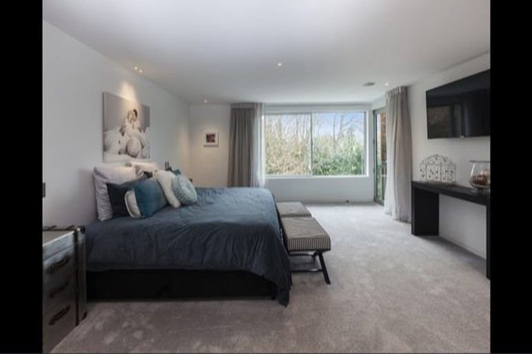 Photo of property in 8 Saint Barnabas Lane, Fendalton, Christchurch, 8052