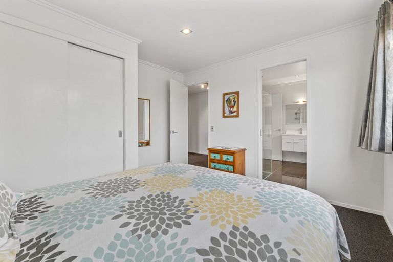 Photo of property in 9b Chilman Street, Strandon, New Plymouth, 4312