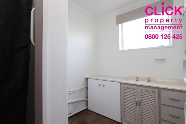 Photo of property in 84a Hargest Crescent, Saint Clair, Dunedin, 9012