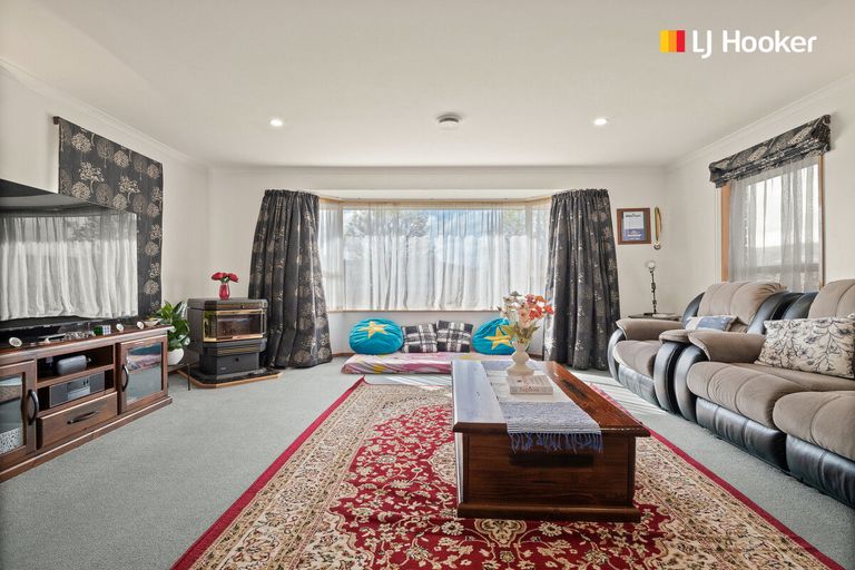 Photo of property in 2 Sunninghurst Drive, Fairfield, Dunedin, 9018