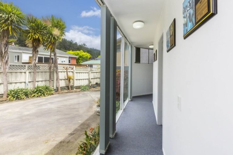 Photo of property in 81 Kamahi Street, Stokes Valley, Lower Hutt, 5019