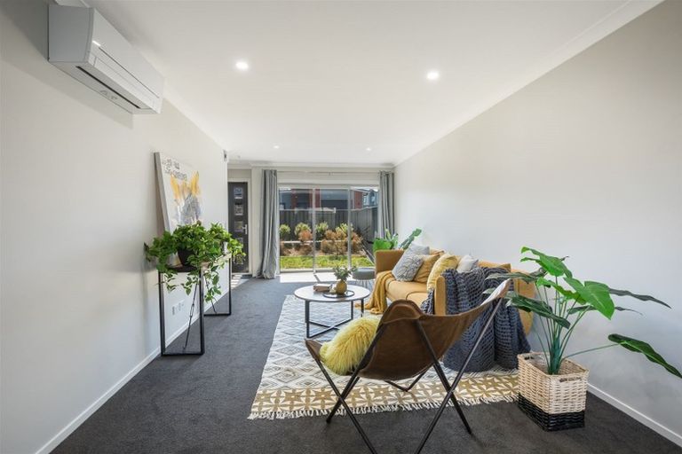 Photo of property in 8 Tieke Lane, Kenepuru, Porirua, 5022