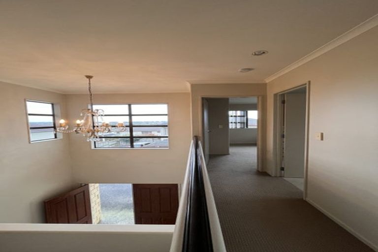 Photo of property in 8 Terrasini Drive, Flat Bush, Auckland, 2019