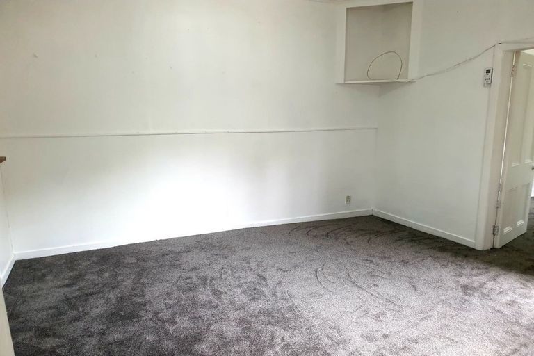 Photo of property in 80 Shakespeare Road, Bluff Hill, Napier, 4110