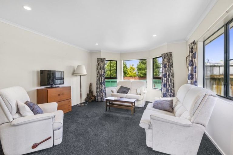 Photo of property in 2/32 Bauchop Road, Waterloo, Lower Hutt, 5011