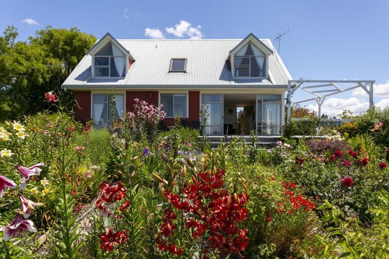 Photo of property in 21 Parerohi Grove, Kuratau, Turangi, 3381