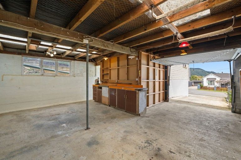 Photo of property in 2-1a Leicester Street, Picton, 7220