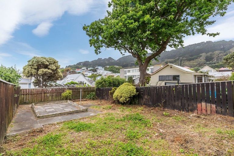 Photo of property in 77 Pirie Street, Mount Victoria, Wellington, 6011