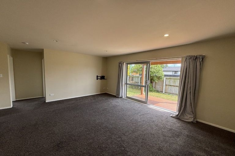 Photo of property in 1/2 Wildwood Avenue, Wainoni, Christchurch, 8061