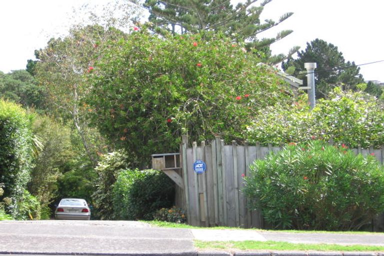 Photo of property in 176 Beach Road, Campbells Bay, Auckland, 0630