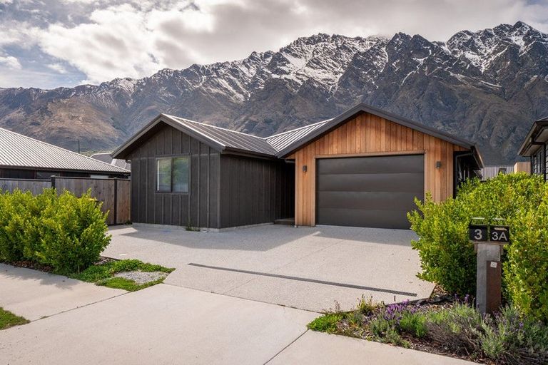 Photo of property in 3 Bale Road, Jacks Point, 9371