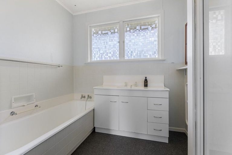 Photo of property in 7 Severn Place, Spotswood, New Plymouth, 4310