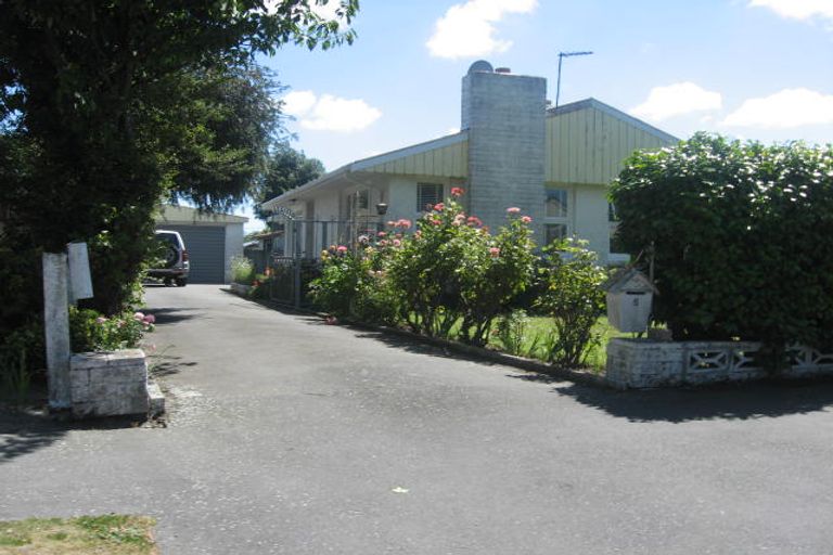 Photo of property in 5 Lochee Road, Upper Riccarton, Christchurch, 8041