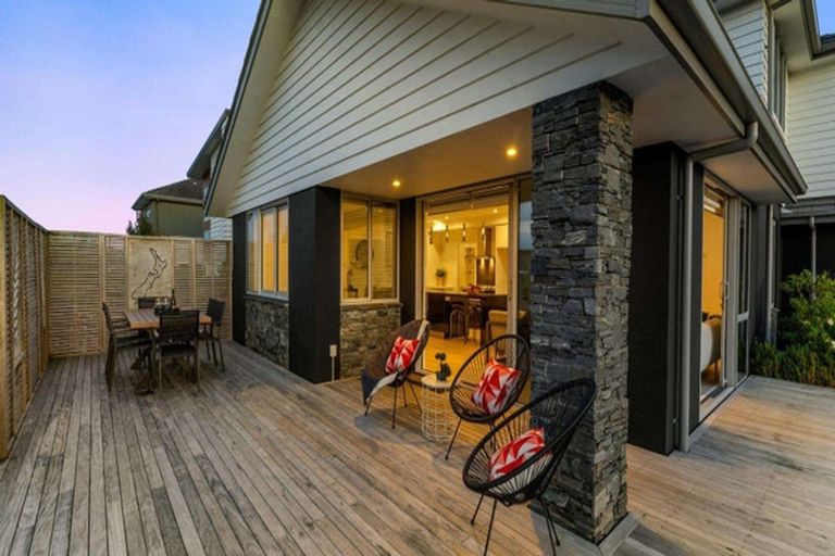 Photo of property in 1 Cilliers Drive, Silverdale, 0932