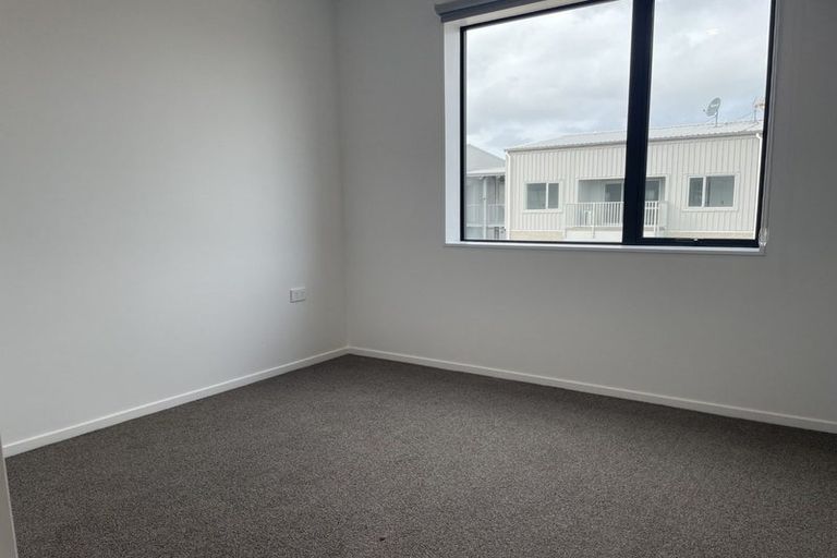 Photo of property in 110/28c Eileen Newey Place, Henderson, Auckland, 0612