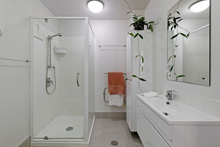 Photo of property in Bay Palms Apartments, 3/30a Bute Road, Browns Bay, Auckland, 0630