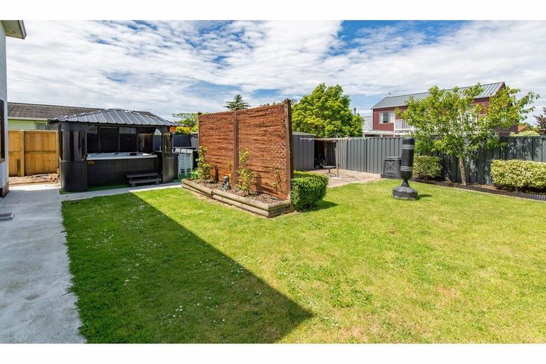 Photo of property in 61 Seddon Street, Rangiora, 7400
