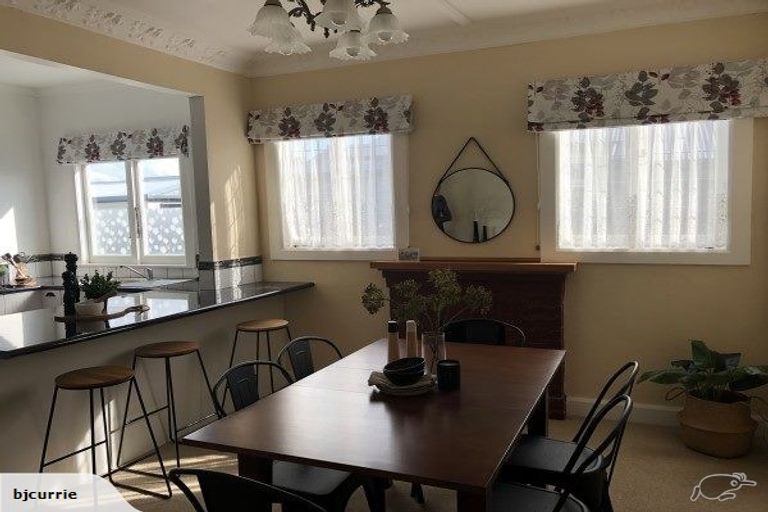 Photo of property in 42 Dahlia Street, Palmerston North, 4410