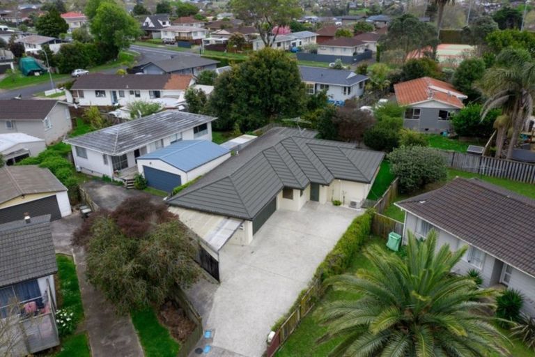 Photo of property in 42a Lisa Rise, Half Moon Bay, Auckland, 2012