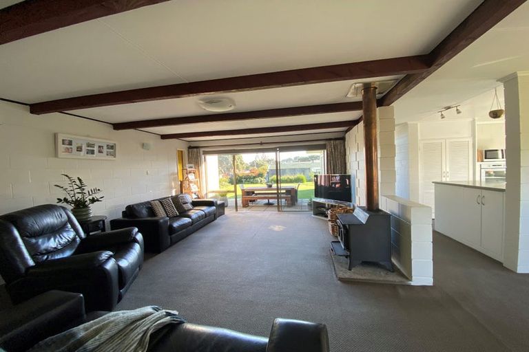 Photo of property in 1 Sarten Street, Waitara, 4320