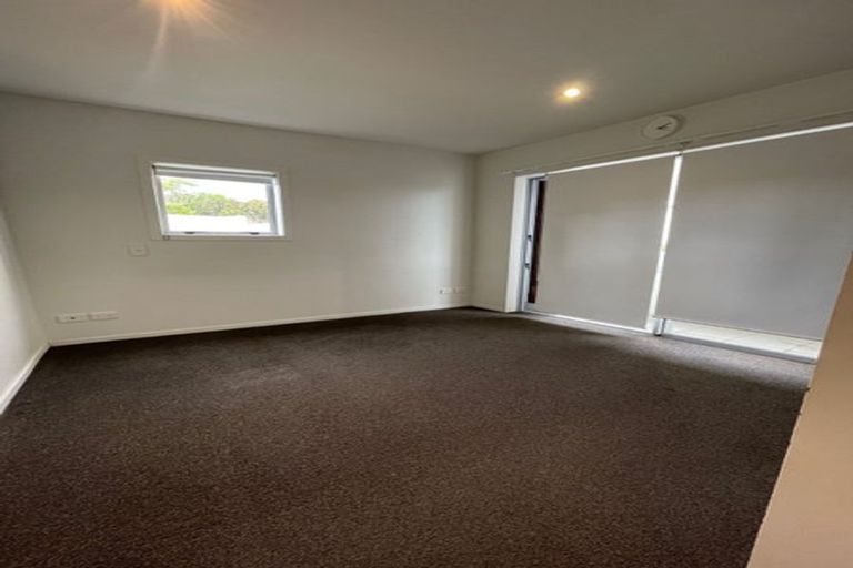 Photo of property in 6a/71 Spencer Road, Oteha, Auckland, 0632