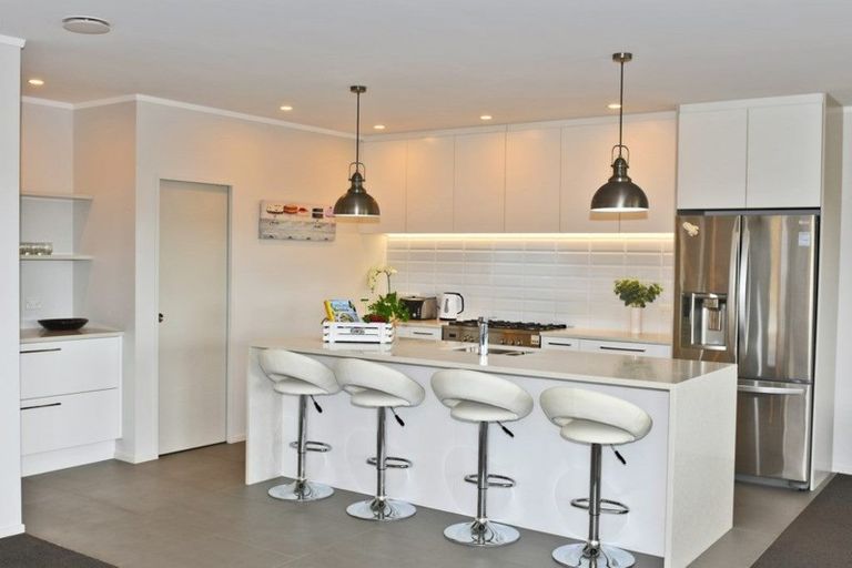 Photo of property in 12 Laly Haddon Place, Matakana, Warkworth, 0985