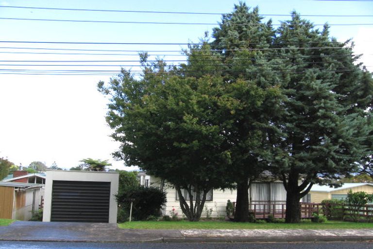Photo of property in 139 Vodanovich Road, Te Atatu South, Auckland, 0610