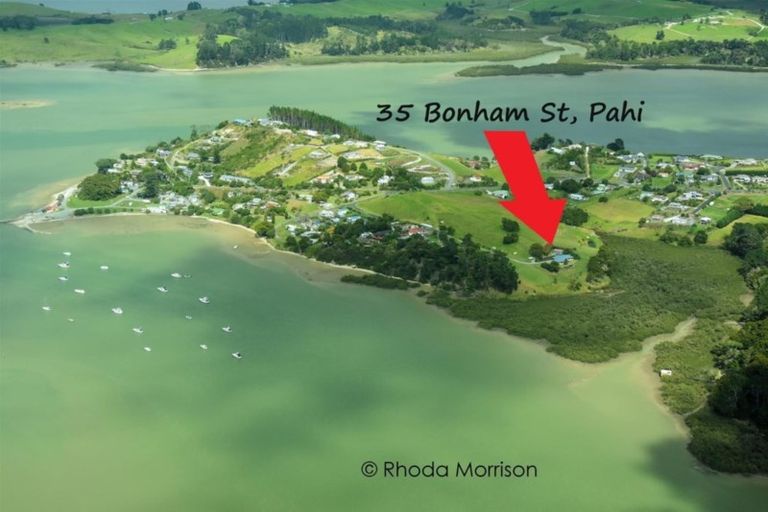 Photo of property in 35 Bonham Street, Pahi, Paparoa, 0571