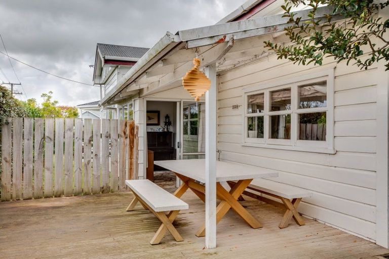 Photo of property in 17 Dawson Street, Pahiatua, 4910
