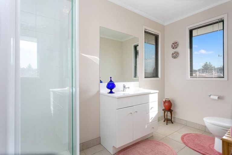 Photo of property in 1 Shaw Street, Leamington, Cambridge, 3432